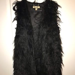 BLACK FAUX FUR VEST